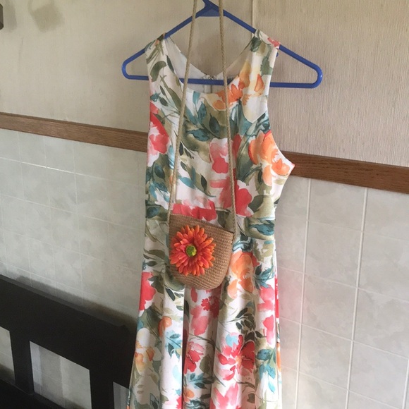 Girls fancy dress with match purse - Picture 1 of 3